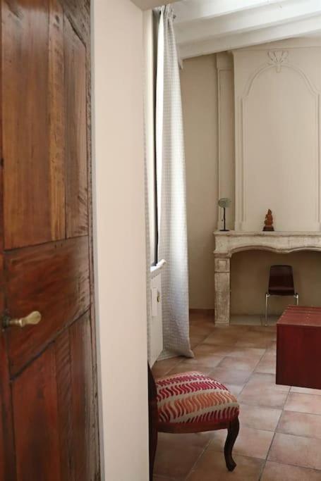 Apartamento Uzes Centre Quartiers Des Arts Charme De L'Ancien Exterior foto