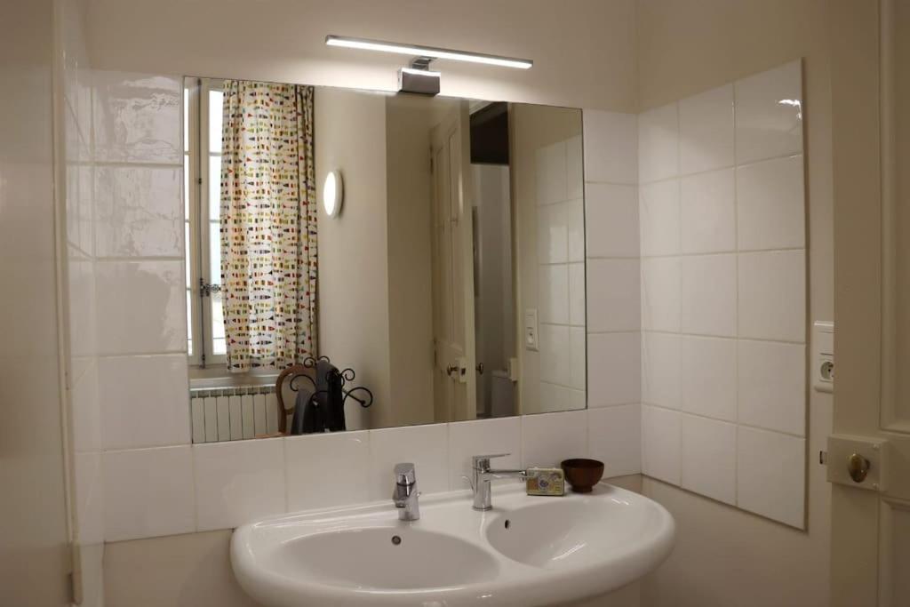 Apartamento Uzes Centre Quartiers Des Arts Charme De L'Ancien Exterior foto